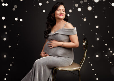 Luxury maternity portrait photography by Pooja in Bay Area studio.